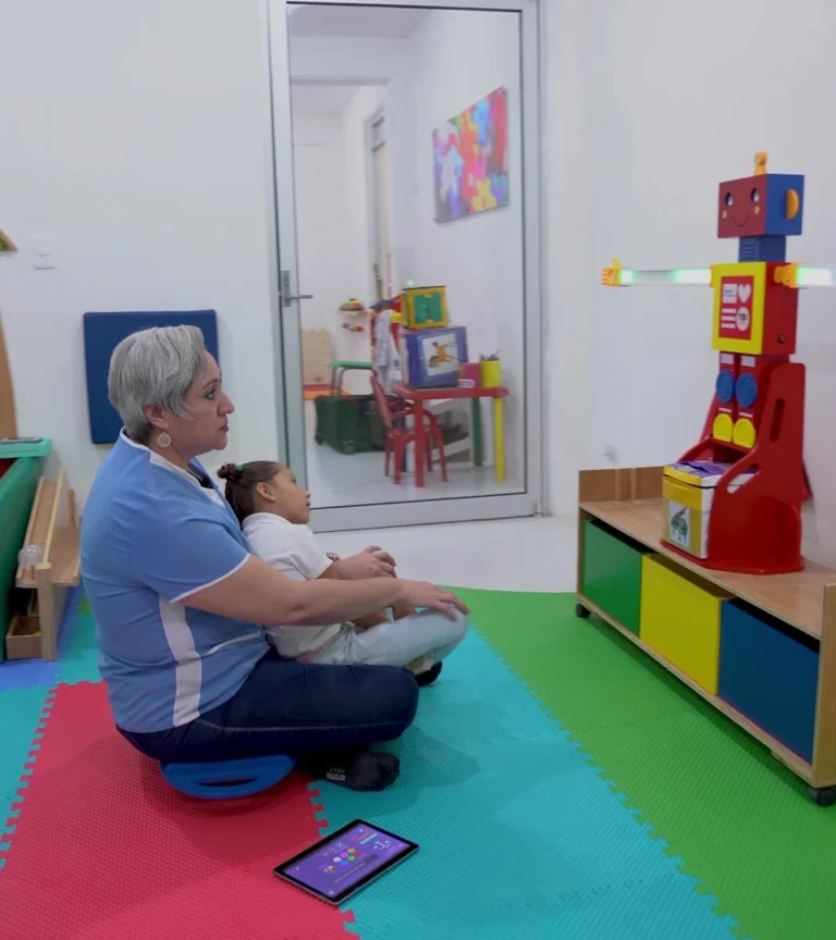 TOi Robot® dentro de la terapia enfocada a parálisis cerebral infantil