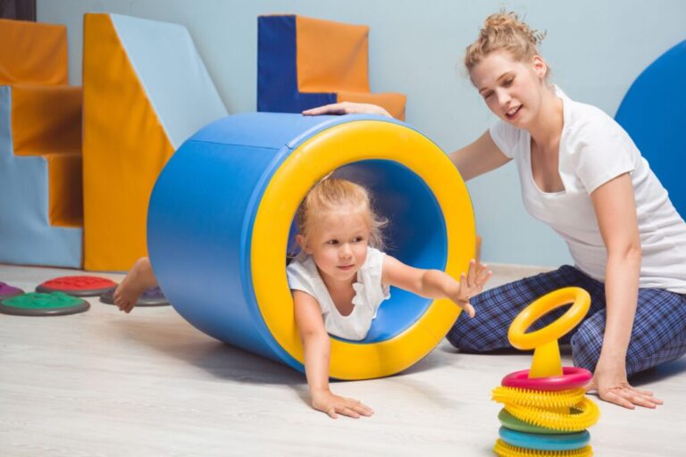 La importancia de la estimulación multisensorial en la terapia ocupacional infantil